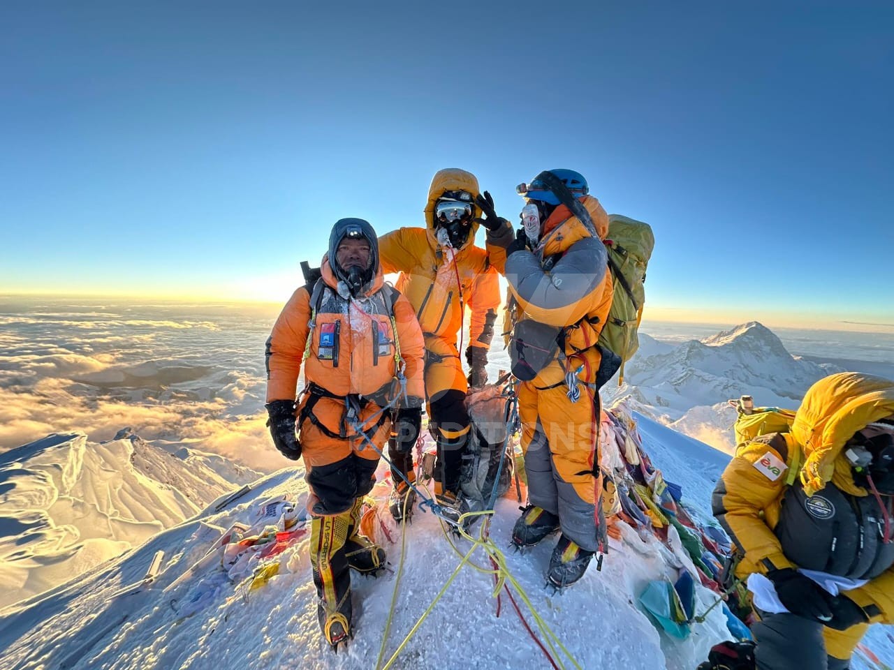 LUXURY EVEREST EXPEDITION SOUTH