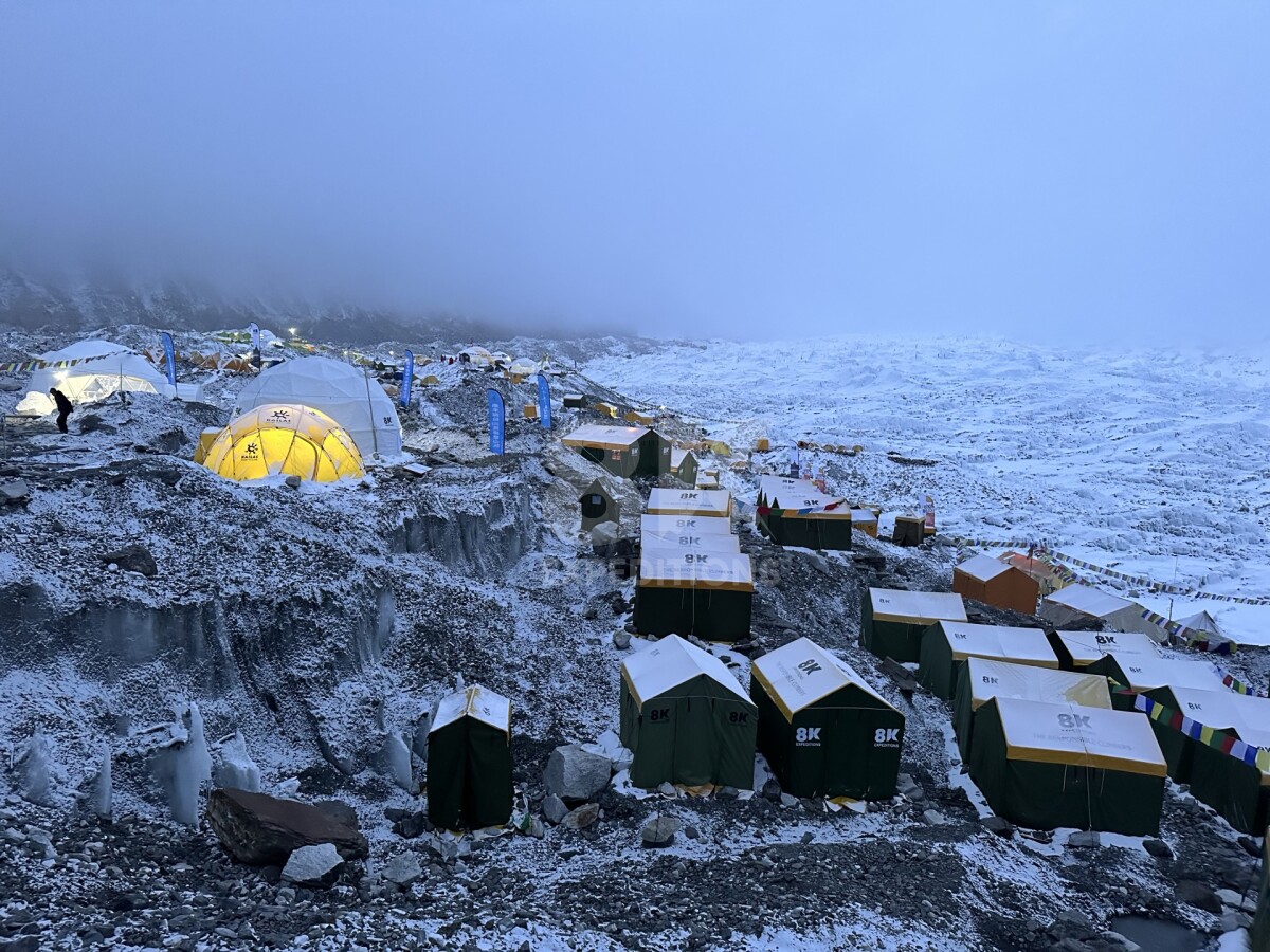 LHOTSE EXPEDITION (8,516M)